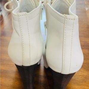 White BRECKELLES WOMENS PLATFORM  HEEL BOOTS